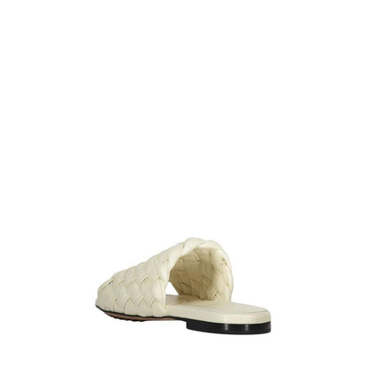 Mules Bottega Veneta in pelle di agnello bianca