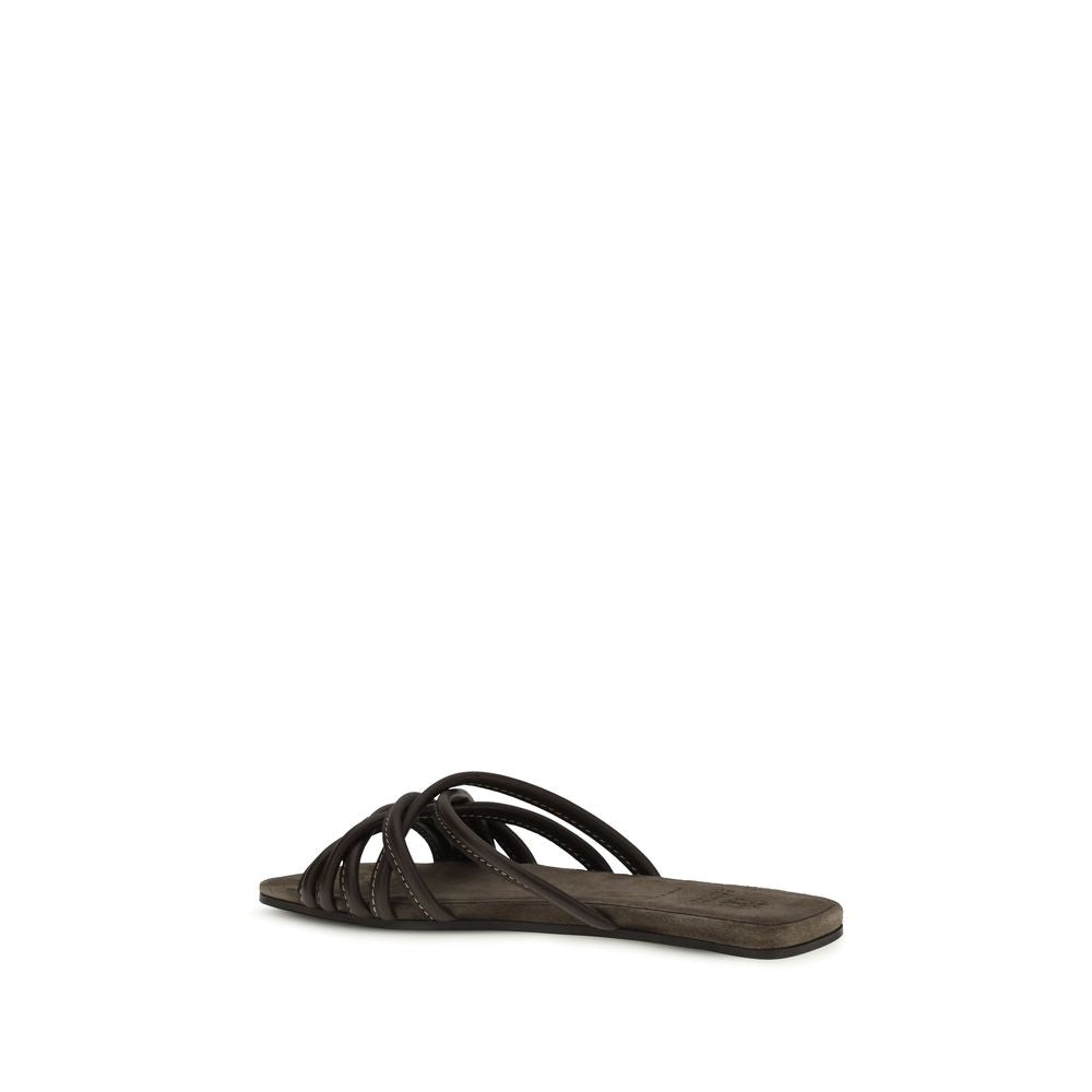 Brunello Cucinelli Sandales plates en veau marron Bos Taurus