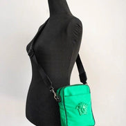 Sac bandoulière Versace Medusa en nylon vert vif