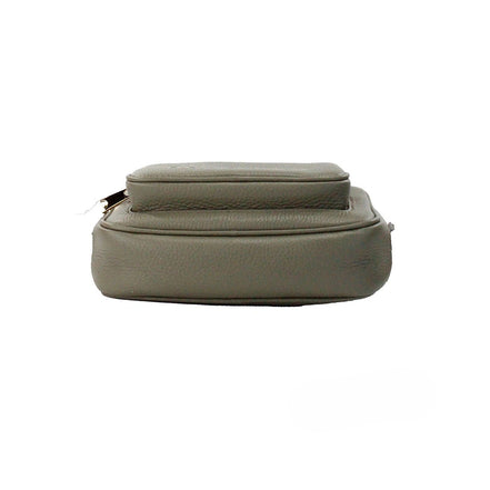 Borsa a tracolla con fotocamera piccola Burberry in pelle martellata verde felce scuro con marchio