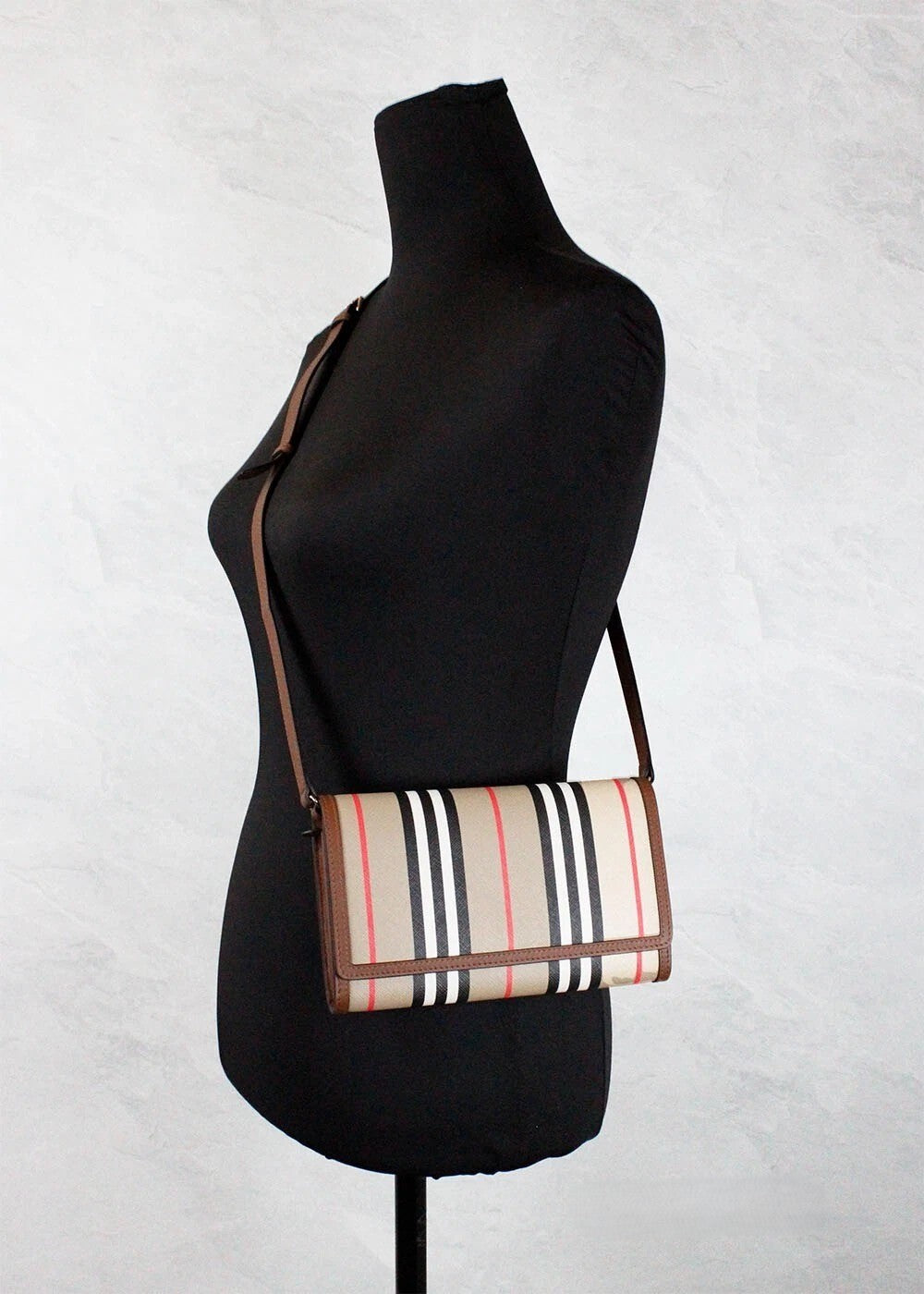 Borsa a tracolla Burberry Hannah Icon Stripe in pelle e-canvas Archive Tan