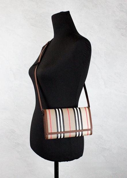 Borsa a tracolla Burberry Hannah Icon Stripe in pelle e-canvas Archive Tan