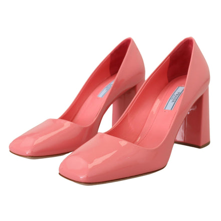 Décolleté con tacco largo in pelle verniciata rosa Prada Classic