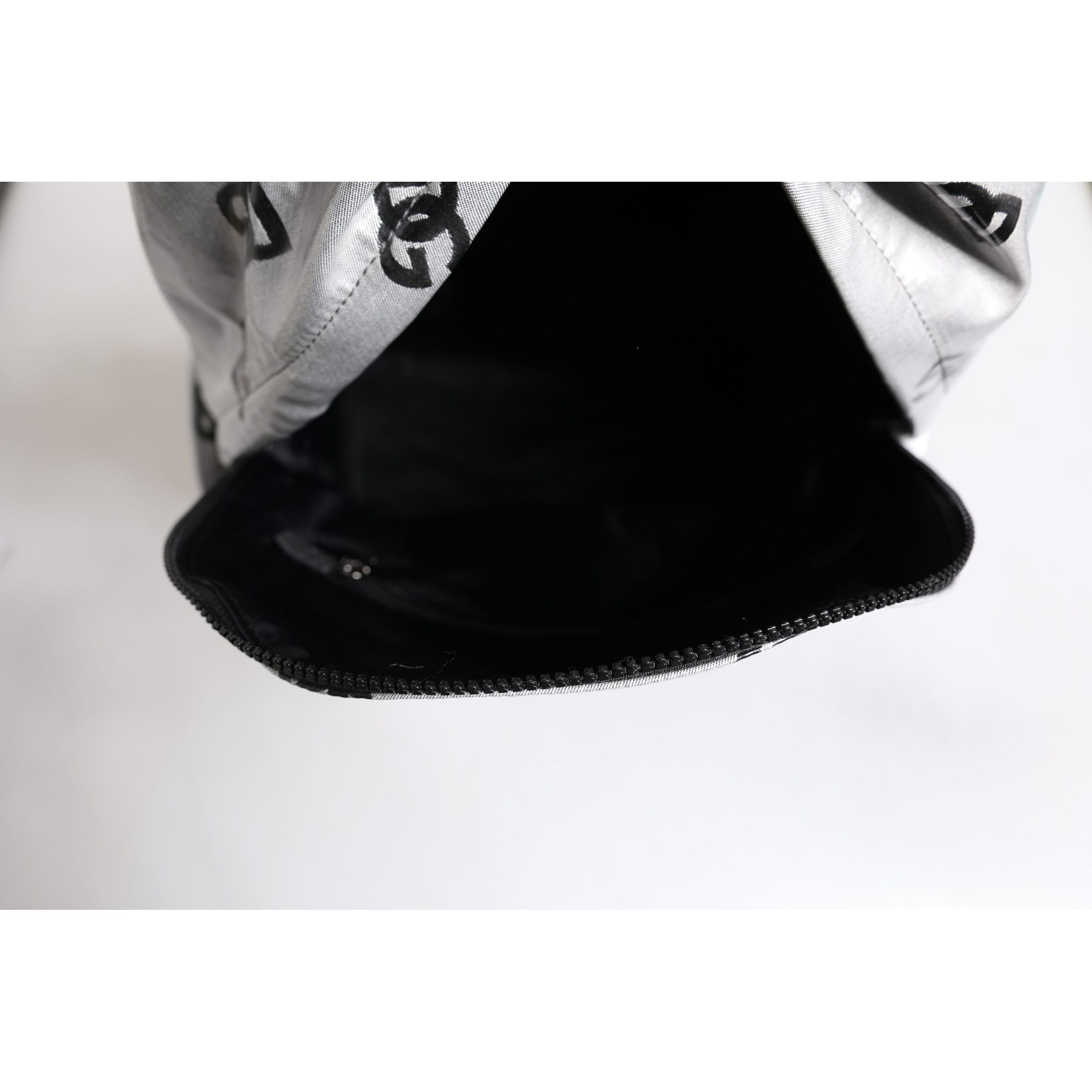 Zaino Dolce & Gabbana in poliestere grigio nero con placca logo DG