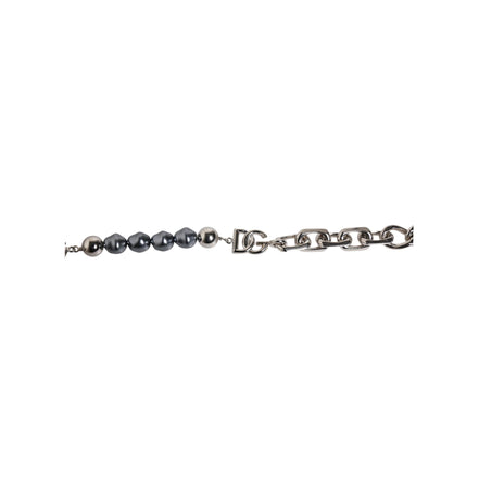 Bracelet Dolce & Gabbana en chaîne argentée, fermoir mousqueton, logo et perles grises