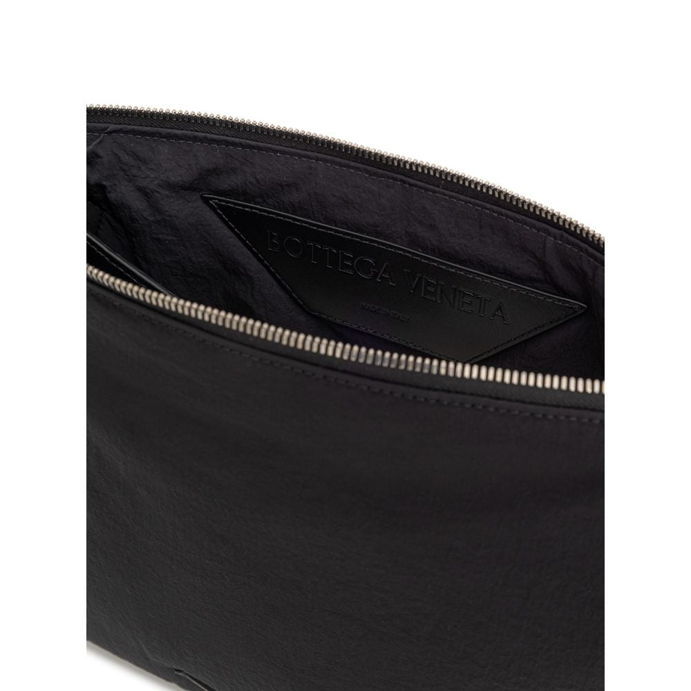 Pochette Bottega Veneta en nylon noir