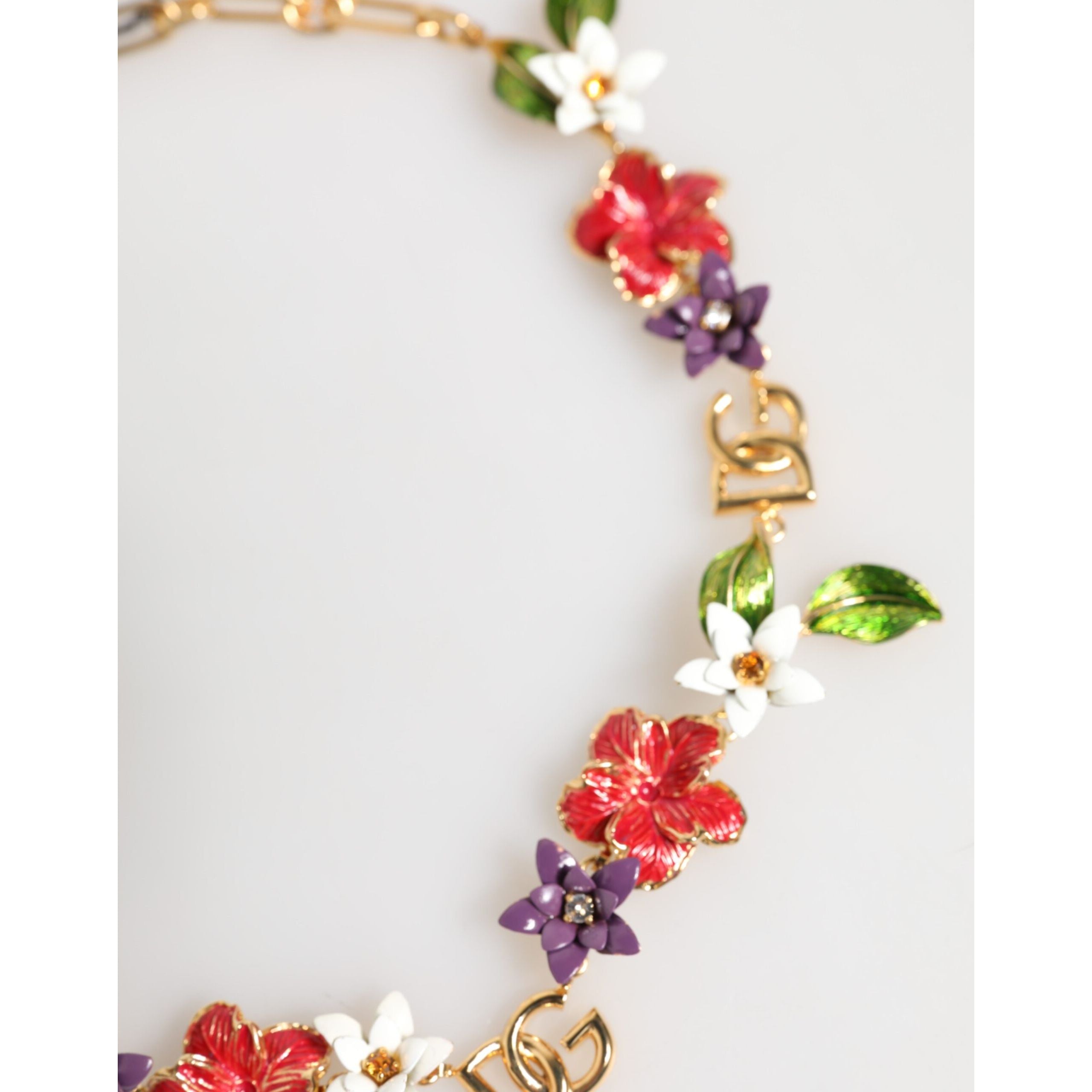 Collana Dolce & Gabbana con logo in ottone dorato e dettagli floreali, gioielli di moda