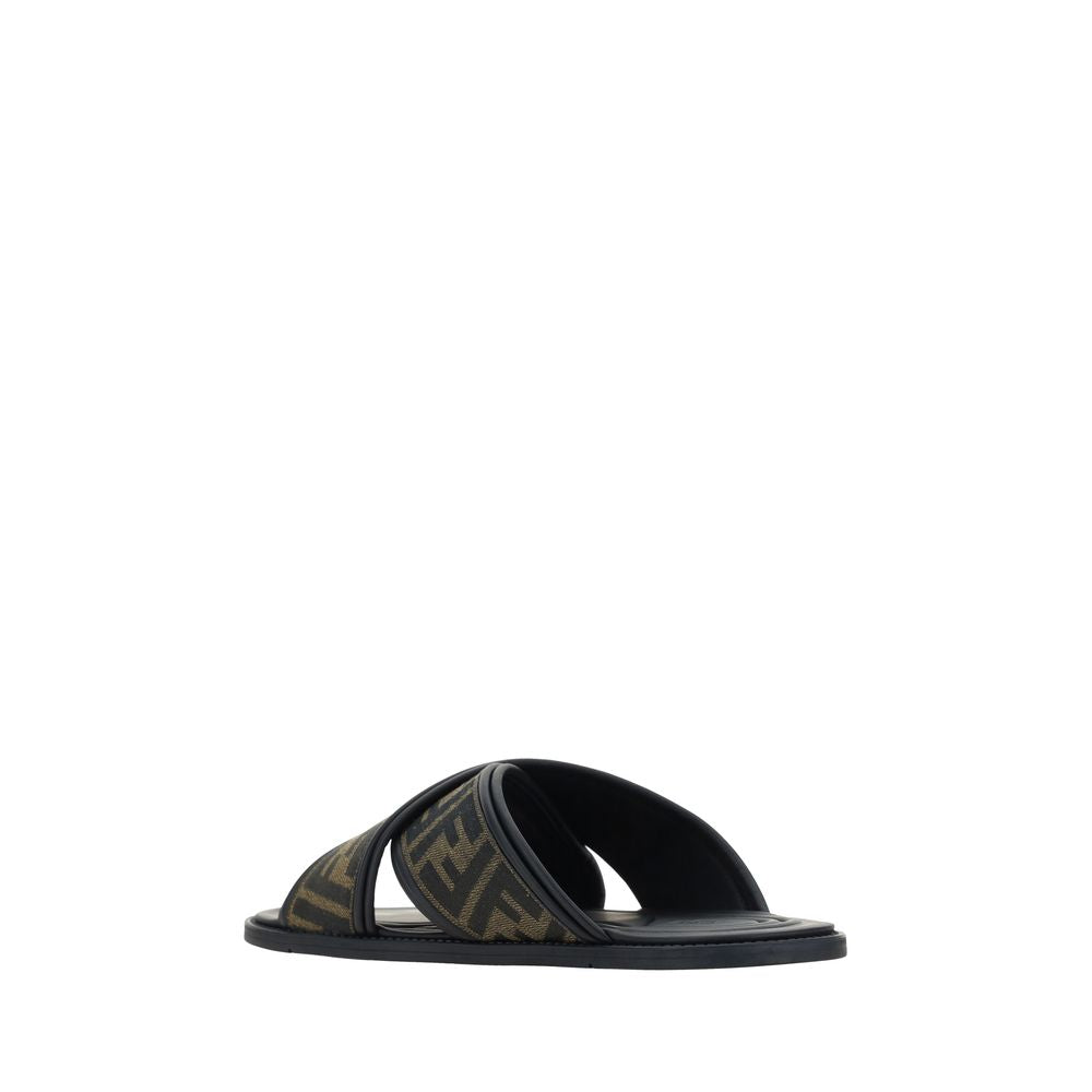 Sandali Fendi in pelle di vitello nera Bos Taurus