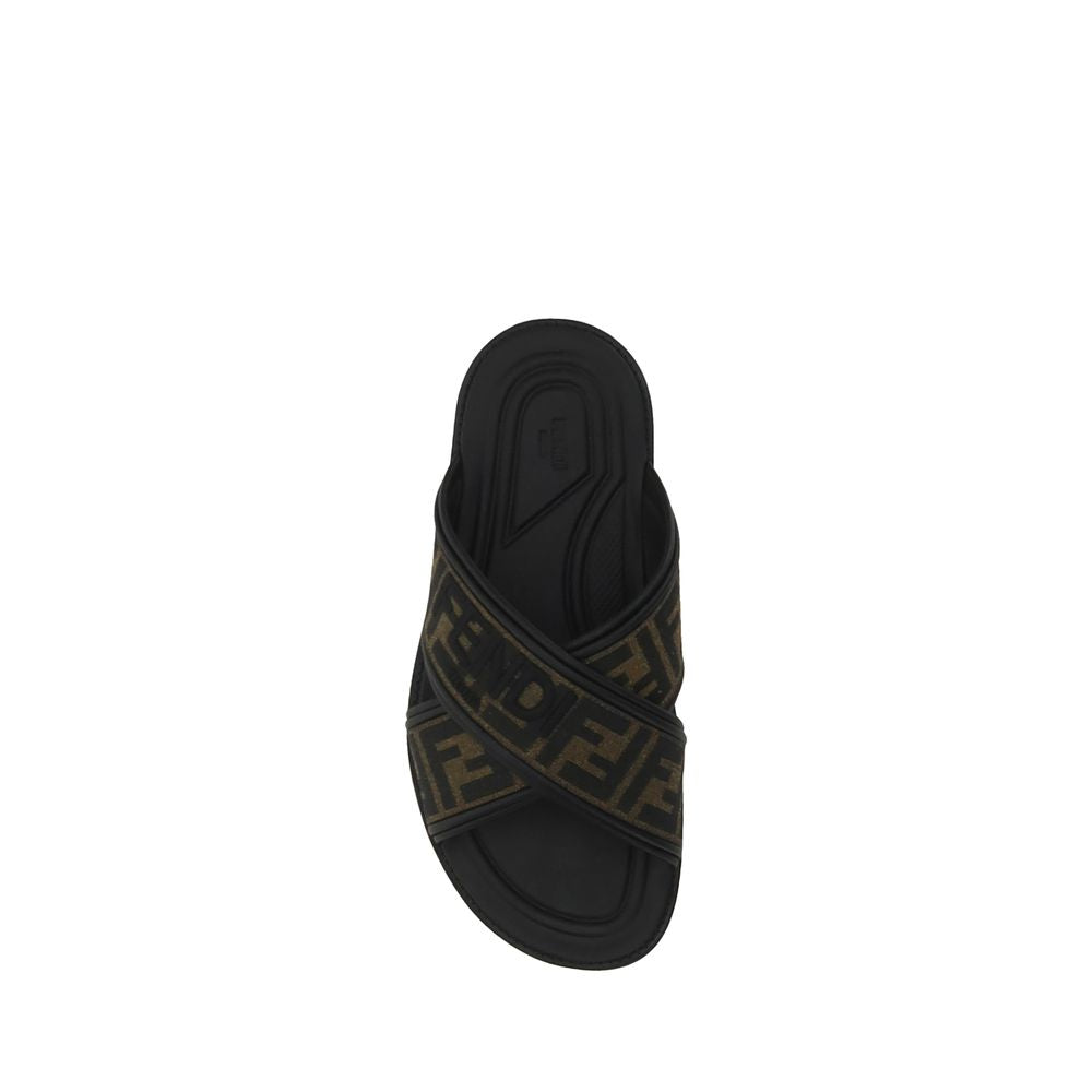 Sandali Fendi in pelle di vitello nera Bos Taurus