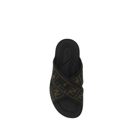 Sandali Fendi in pelle di vitello nera Bos Taurus