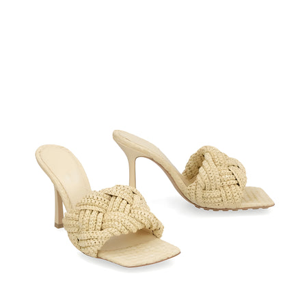 Mules Bottega Veneta en raphia beige